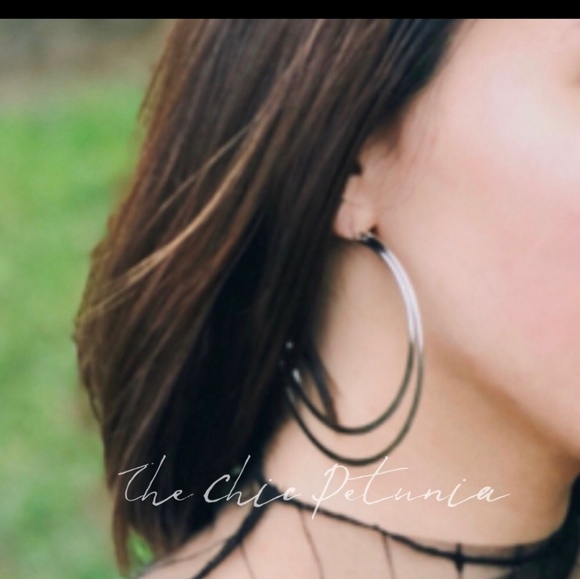 Large Sliver Double Hoop Earrings. - Picture 4 of 5